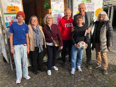 Von links: Georg Döring, Simone Döring (1. Vorsitzende), Margareta Böckh (2. Bürgermeisterin), Franz Grabenbauer (Vorstand), Benedikt Grabenbauer, Christian Streich, Monika Dörr (Vorstand)